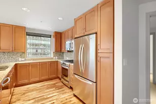 10650 NE 9th Pl, Bellevue, WA 98004 - Photo 8