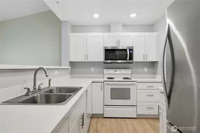 25235 SE Klahanie Blvd #C303, Sammamish, WA 98029 - Photo 12