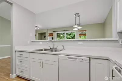 25235 SE Klahanie Blvd #C303, Sammamish, WA 98029 - Photo 10