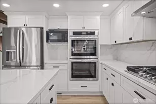 6358 S Island Dr, Bonney Lake, WA 98391 - Photo 6