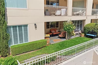10000 Meydenbauer Way SE #1, Bellevue, WA 98004 - Photo 2