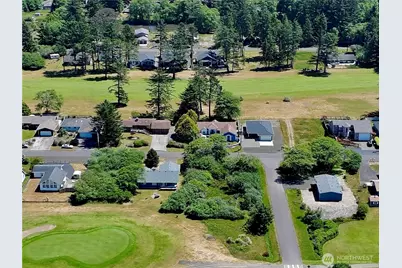 301 Octopus Avenue NE, Ocean Shores, WA 98569 - Photo 18