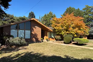 720 1st St, Hoquiam, WA 98550 - Photo 1