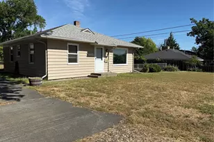 1413 SE Central Ave, College Place, WA 99324 - Photo 2
