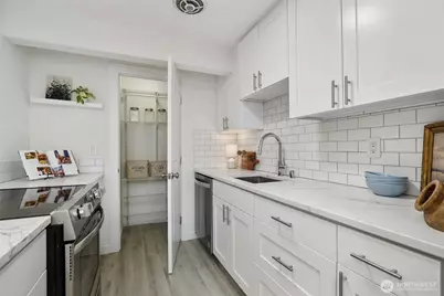 4050 W Lake Sammamish Pkwy NE #103, Redmond, WA 98052 - Photo 10