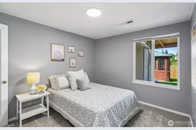 10615 1st Avenue S, Seattle, WA 98168 - Photo 8