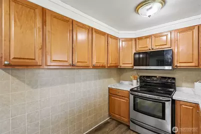 10615 1st Avenue S, Seattle, WA 98168 - Photo 6