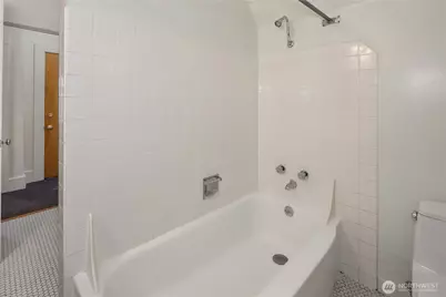 111 W Kinnear Place, Seattle, WA 98119 - Photo 36