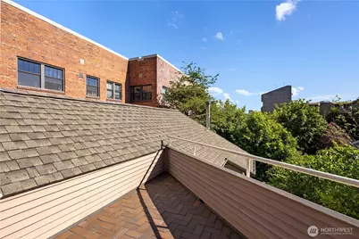111 W Kinnear Place, Seattle, WA 98119 - Photo 32