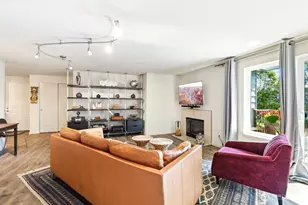 3045 20th Ave W, Seattle, WA 98199 - Photo 2