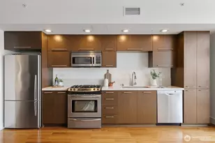 2911 2nd Ave, Seattle, WA 98121 - Photo 8