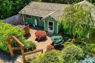 9543 46th Ave NE, Seattle, WA 98115 - Photo 2