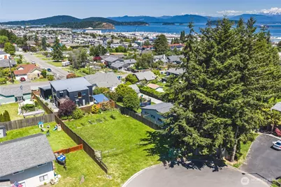 1112 37th Street, Anacortes, WA 98221 - Photo 2