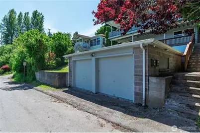 1906 N Wycoff Avenue, Bremerton, WA 98312 - Photo 2
