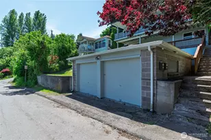 1906 N Wycoff Ave, Bremerton, WA 98312 - Photo 2