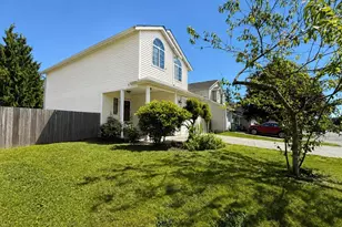 1424 Blackberry Dr, Mount Vernon, WA 98274 - Photo 2