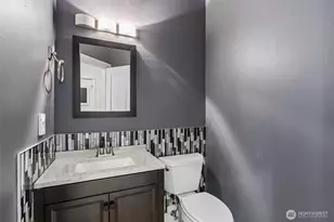 2445 W 10th St, Washougal, WA 98671 - Photo 16