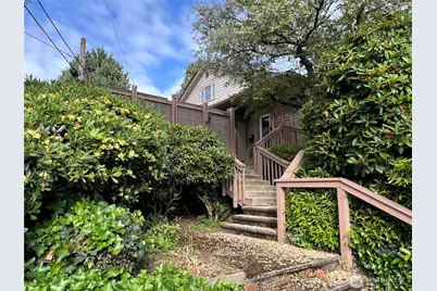 3021 Fuhrman Avenue E, Seattle, WA 98102 - Photo 2