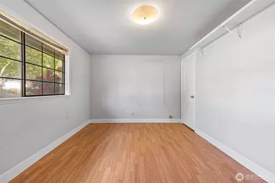 11419 Crestwood Drive S, Seattle, WA 98178 - Photo 12