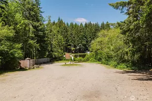 401 E Trails End Dr, Belfair, WA 98528 - Photo 32