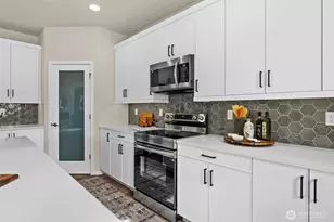 18302 37th Ave Ct E, Tacoma, WA 98446 - Photo 12