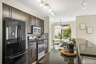 124 Bellevue Ave E, Seattle, WA 98102 - Photo 8