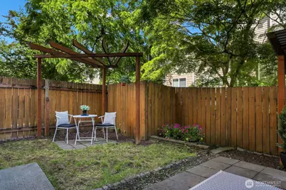 9236 Interlake Avenue N #B, Seattle, WA 98103 - Photo 18