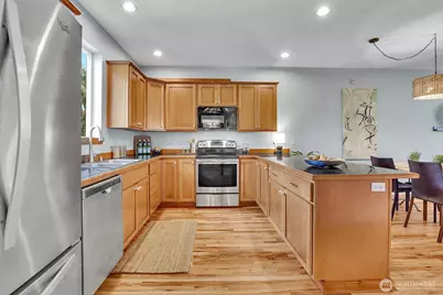 9236 Interlake Avenue N #B, Seattle, WA 98103 - Photo 8