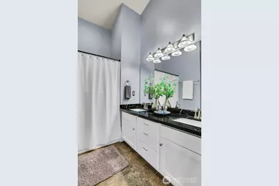 9236 Interlake Avenue N #B, Seattle, WA 98103 - Photo 14