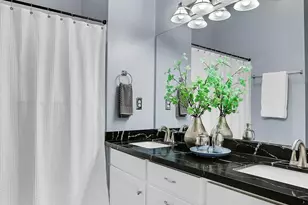 9236 Interlake Ave N, Seattle, WA 98103 - Photo 14