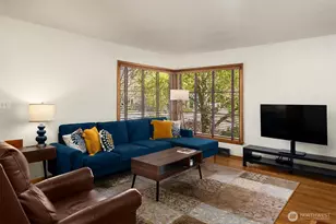 1821 N 47th St, Seattle, WA 98103 - Photo 8