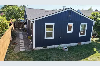 807 Georgiana St, Port Angeles, WA 98362 - Photo 10