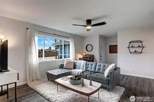 3708 NE 22nd St, Renton, WA 98056 - Photo 2