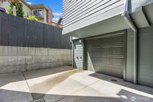 916 N 73rd St, Seattle, WA 98103 - Photo 24