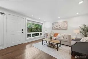 2804 E Howell St, Seattle, WA 98122 - Photo 6
