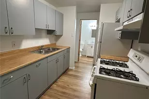 609 Shattuck Ave S, Renton, WA 98057 - Photo 2