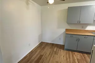 609 Shattuck Ave S, Renton, WA 98057 - Photo 4
