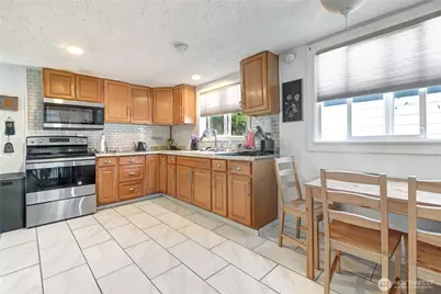 2327 Harrison Avenue, Everett, WA 98201 - Photo 4