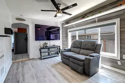 2327 Harrison Avenue, Everett, WA 98201 - Photo 2