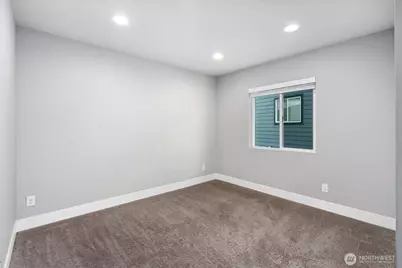 18774 Edmunds Court E, Bonney Lake, WA 98391 - Photo 30