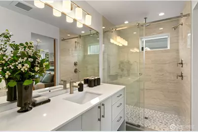 4122 Burke Avenue N, Seattle, WA 98103 - Photo 18