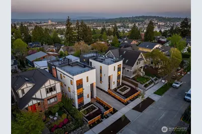 4122 Burke Avenue N, Seattle, WA 98103 - Photo 2