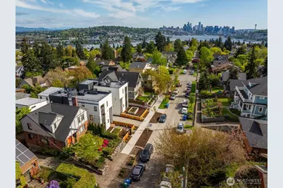 4122 Burke Avenue N, Seattle, WA 98103 - Photo 32