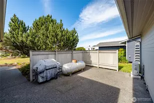 754 Livingston Bay Shore Dr, Camano Island, WA 98282 - Photo 24