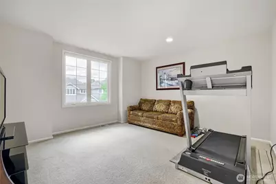 916 275th Place SE, Sammamish, WA 98075 - Photo 16