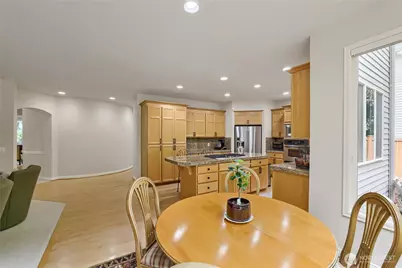 916 275th Place SE, Sammamish, WA 98075 - Photo 10