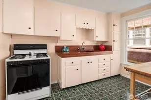 214 13th Ave E, Seattle, WA 98102 - Photo 14