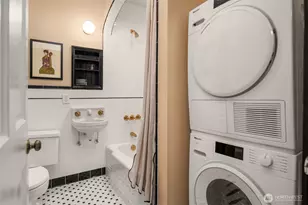 214 13th Ave E, Seattle, WA 98102 - Photo 22