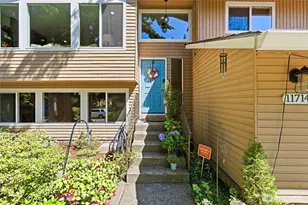 11714 SE 93rd St, Newcastle, WA 98056 - Photo 2