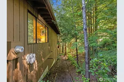 17116 Gravenstein Road, Bothell, WA 98012 - Photo 28